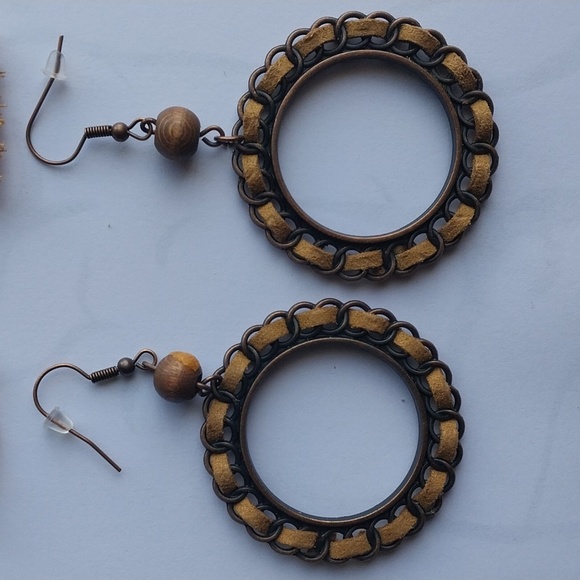 Set of 3 Ethnic Earrings. - Picture 3 of 6